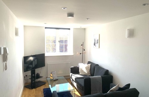 Exeter Apartment | West Street Mews, A Spacious, 2 bedroom duplex apartment in the heart of Exeter