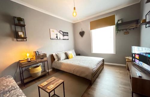 Brecon House | Westend Holiday Room 4 Brecon