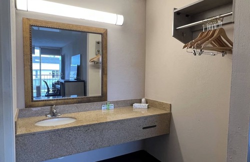 Hattiesburg Hotel | Western Motel By OYO Hattiesburg