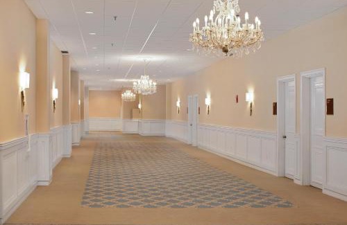 Westford Hotel | Westford Regency Inn & Conference Center