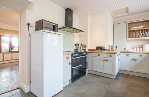 Lydstep Cottage | Westhills, Holiday Cottage Lydstep, Sleeps 7, 3 bedrooms, bathrooms