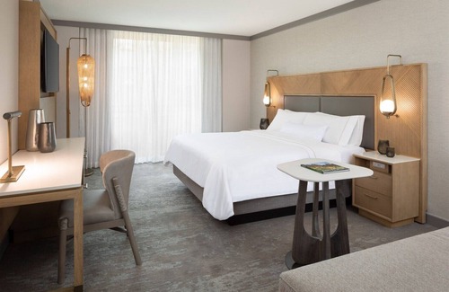 Paradise Valley Village Resort | Westin Kierland Villas - 1 Bedroom Unit Sleeps 4!
