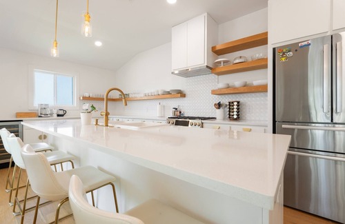 Lost Creek House | Westlake 4bd Home with Stunning Hill Country Views