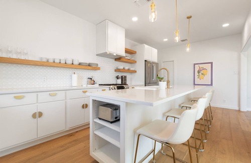 Lost Creek House | Westlake 4bd Home with Stunning Hill Country Views