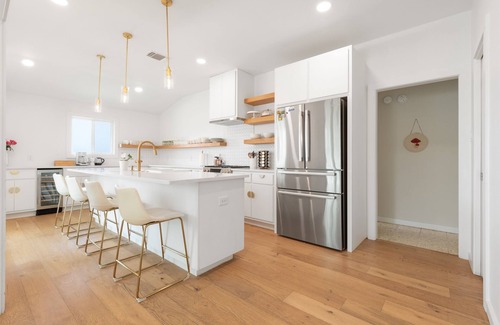 Lost Creek House | Westlake 4bd Home with Stunning Hill Country Views