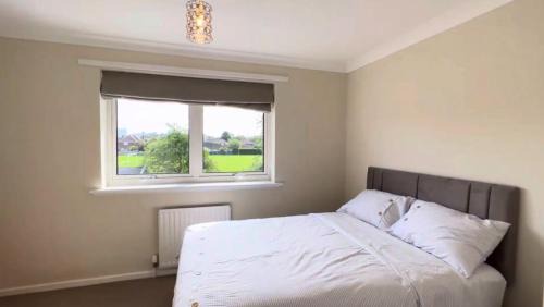 Grimsby House | Westlands Ave Luxury Place