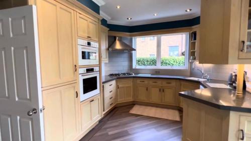 Grimsby House | Westlands Ave Luxury Place