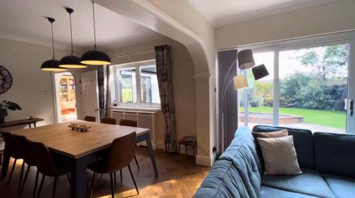 Grimsby House | Westlands Ave Luxury Place