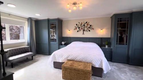 Grimsby House | Westlands Ave Luxury Place