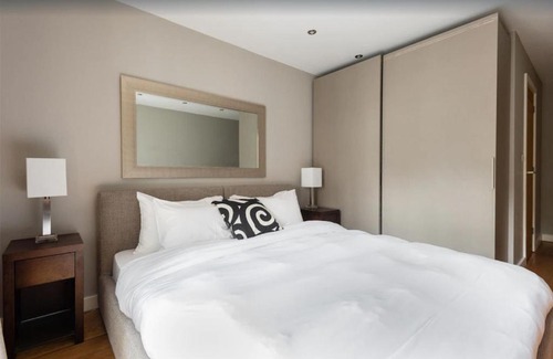 Chaucer Apartment | Westminter 4BR with patio condo