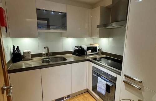 Chelsea Riverside Apartment | Westwood House