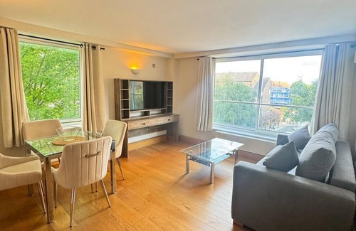 Chelsea Riverside Apartment | Westwood House