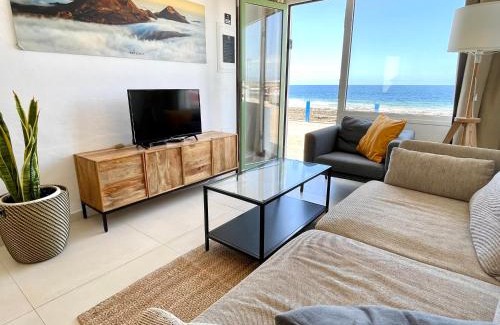 La Santa Apartment | Weybeach1 -shared terrace,ocean view,sea frontline