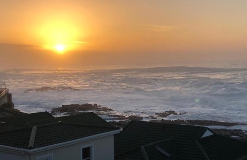 Westcliff Apartment | Whale Rock Estate Hermanus sea view apartment