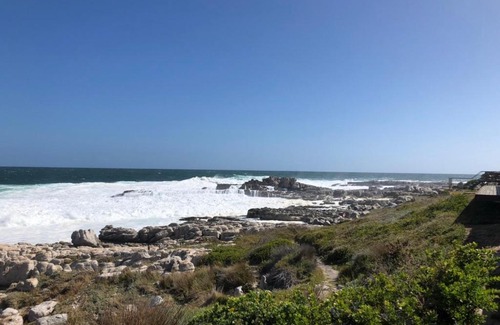 Westcliff Apartment | Whale Rock Estate Hermanus sea view apartment