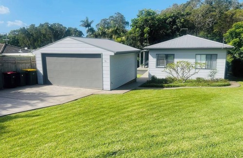 Port Macquarie Apartment | Whale Tales - end of Season - 5 mins to Headland