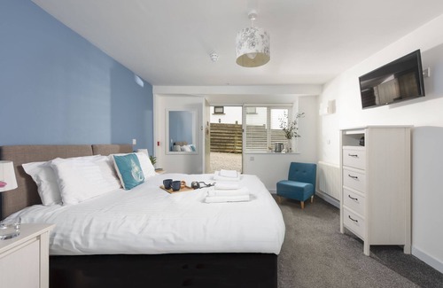 St Just Hotel | Wheal Owls, B&B - a hotel room that sleeps 2 guests in 1 bedroom