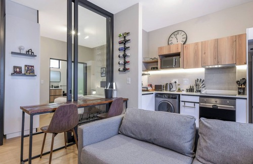 Greater Johannesburg Metropolitan Area Apartment | Where the Garden Meets the City