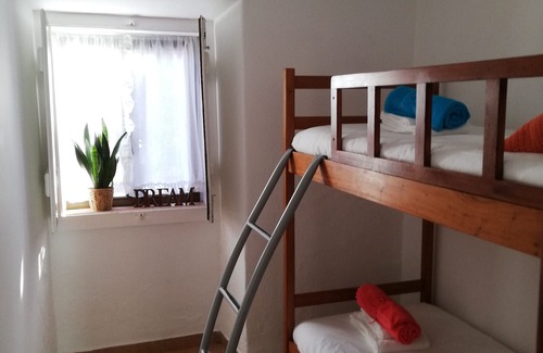 Trafaria House | Where the River Meets the Ocean. 15min to Lisbon, 8 minutes Caparica Beach