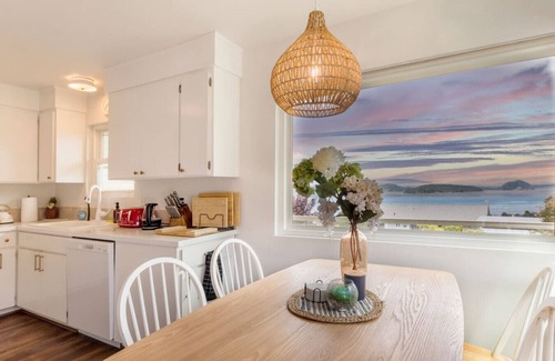 Oak Harbor House | Whidbey 5b3b House w/Water View