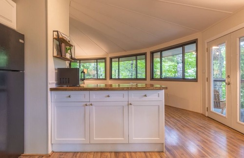 Wolf Laurel Cabin | Whimsical Mountain Roundhouse Among the Trees