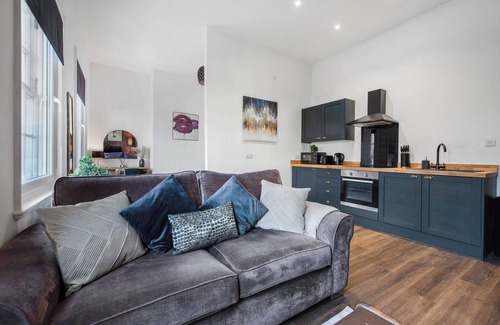 Worcester Apartment | WhiskAwayStays No. 58 Studio No 4