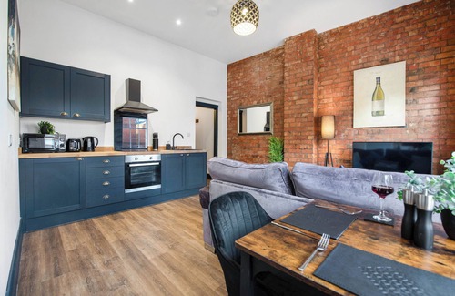 Worcester Apartment | WhiskAwayStays No. 58 Studio No 4