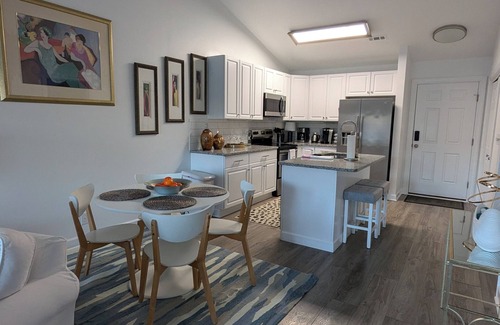 Southport Apartment | Whiskey Bent Condo