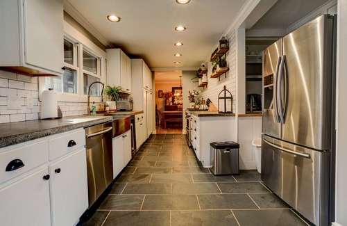 Barnardsville House | Whiskey Rock | Private Estate on 50 acres | 2 Ponds and Spectacular Views