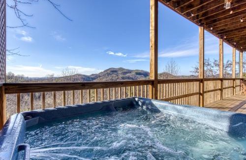 Wears Valley House | Whiskey's mountain lodge, Mtn Views, Hot Tub, 560 FREE tickets each paid day