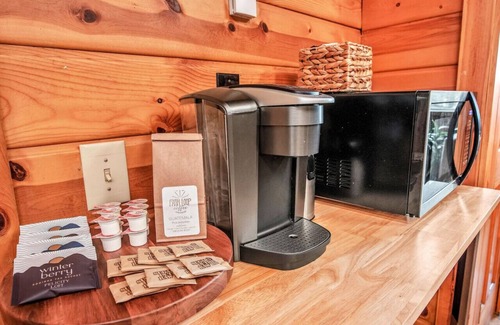 Palmer Cabin | Whispering Pines Hideaway~Secluded, Rustic, Cozy