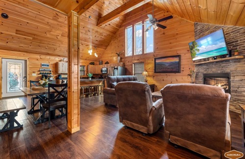 Gatlinburg - Pigeon Forge Cabin | Whispering Pines Retreat By Ghosal Luxury Lodging