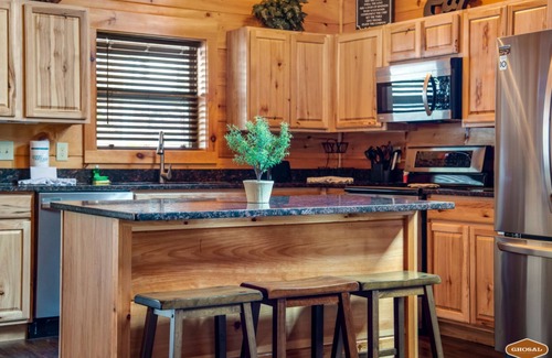 Gatlinburg - Pigeon Forge Cabin | Whispering Pines Retreat By Ghosal Luxury Lodging