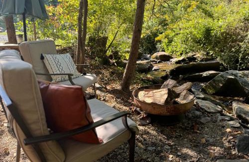 Cosby House | Whispering Waters Dome Getaway