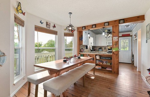 Smithville Apartment | Whispering Winds~ Kayaking, Tubing, Fishing and Fun!