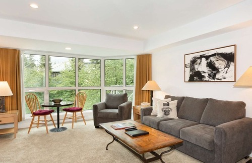 Blackcomb Hotel | Whistler - Le Chamois - Signature 1 Bedroom #211