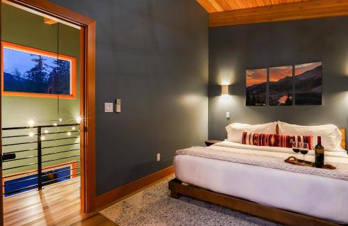 Glacier House | Whistler Peak Lodge