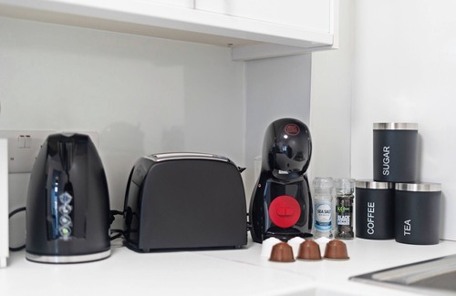 Gabalfa Apartment | Whitchurch Road Retreat in Cardiff