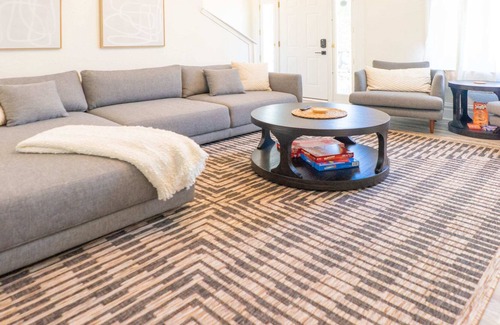 Tower Grove East House | White Brick 3BR/2BA Tower Grove Home / ABODEbucks