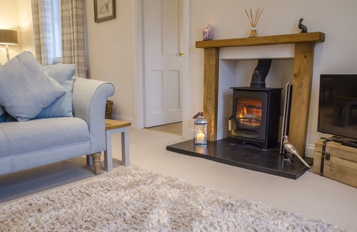 St. Andrews Cottage | White Cottage St Andrews Luxury Self Catering Holiday Cottage in idyllic setting