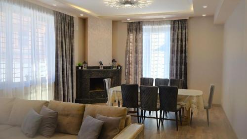 Tsaghkadzor Villa | White Family House