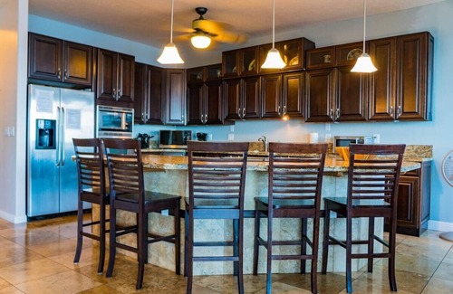 Laie House | White Hibiscus B -home on Laie Point, Beach access