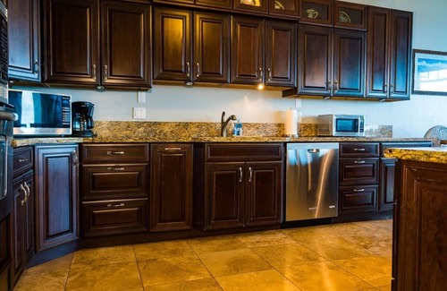 Laie House | White Hibiscus B -home on Laie Point, Beach access