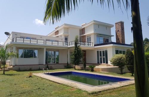 Entebbe House | White House Entebbe kawuku
