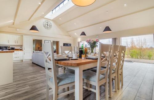 Halesworth House | White House Lodges - Napier