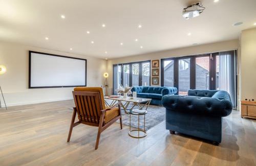 Halesworth House | White House Lodges - Napier