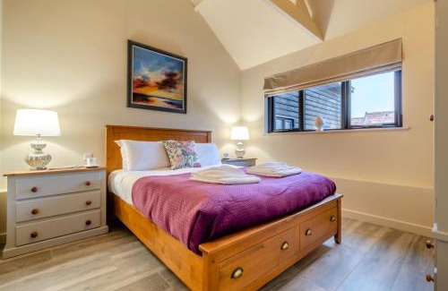 Halesworth House | White House Lodges - Swallow