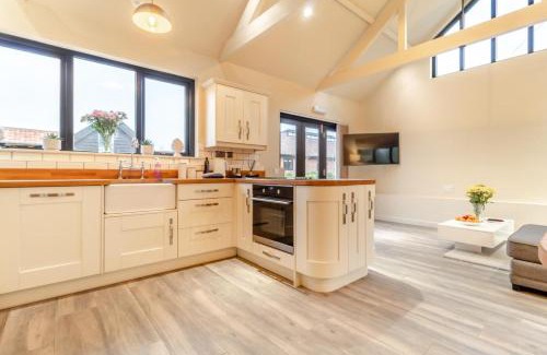 Halesworth House | White House Lodges - Swallow