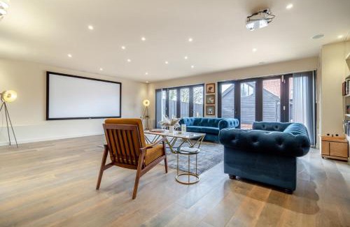 Halesworth House | White House Lodges - Swallow