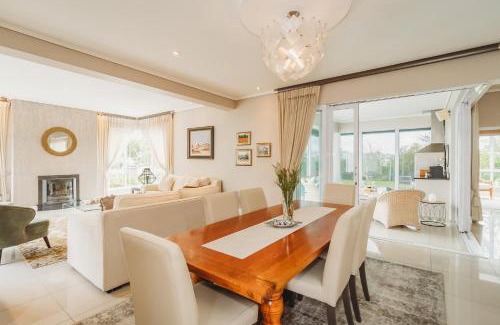 George Villa | White House on Kingswood Golf Estate